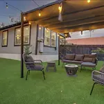 Houston Townhouse-Two Bedroom