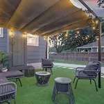 Houston Townhouse-Two Bedroom