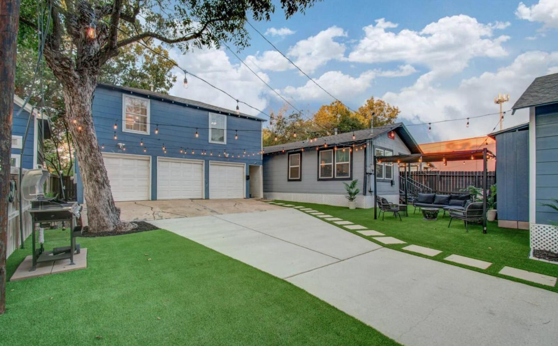 Townhouse-two Bedroom *