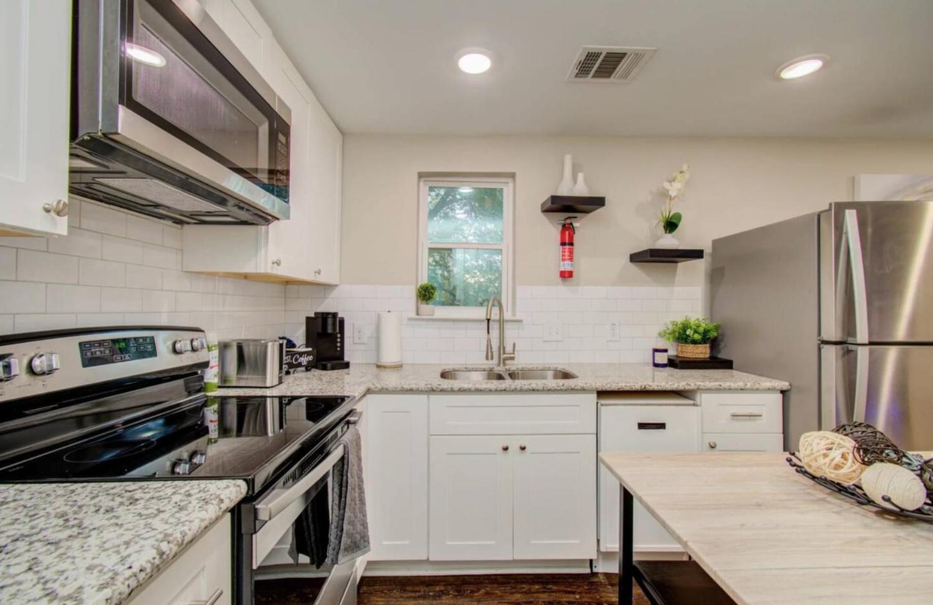 Townhouse-two Bedroom *